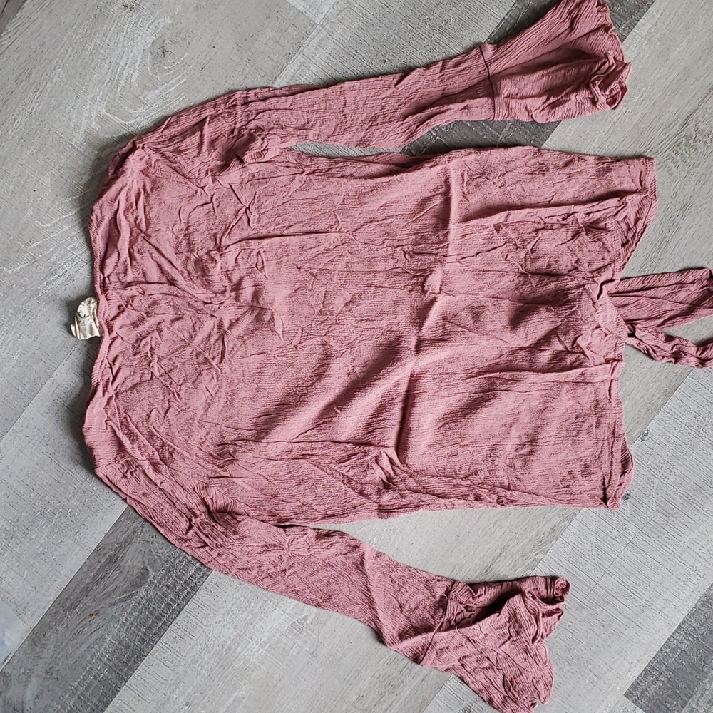 Shirt 🥳 - Picture 4 of 5
